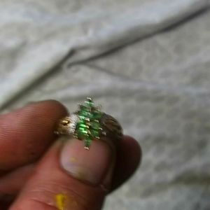 Ring 10k. Emeralds